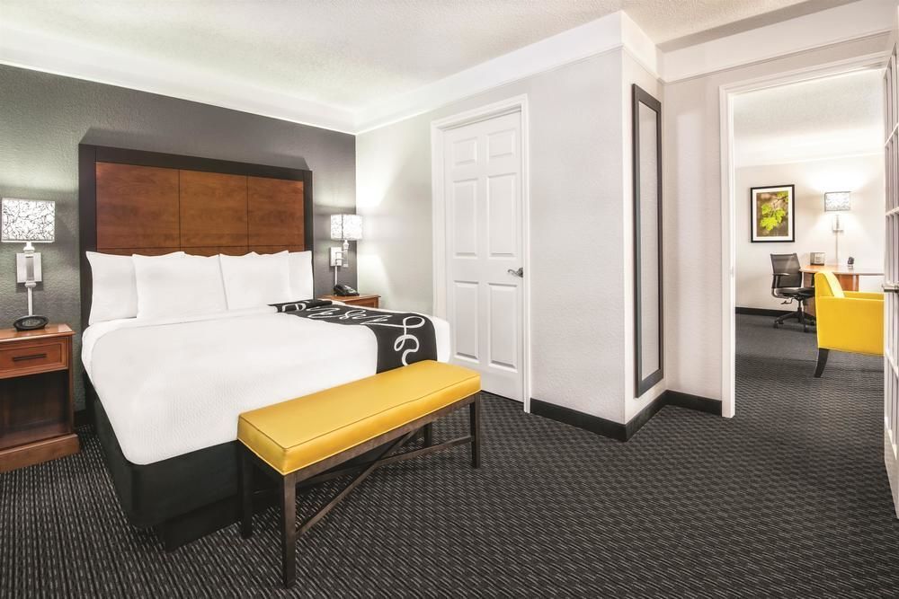 La Quinta Inn & Suites By Wyndham San Antonio Riverwalk Exterior foto